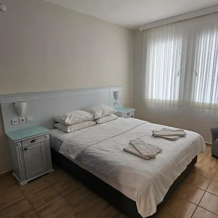 Cicek Lägenhetshotell 3*