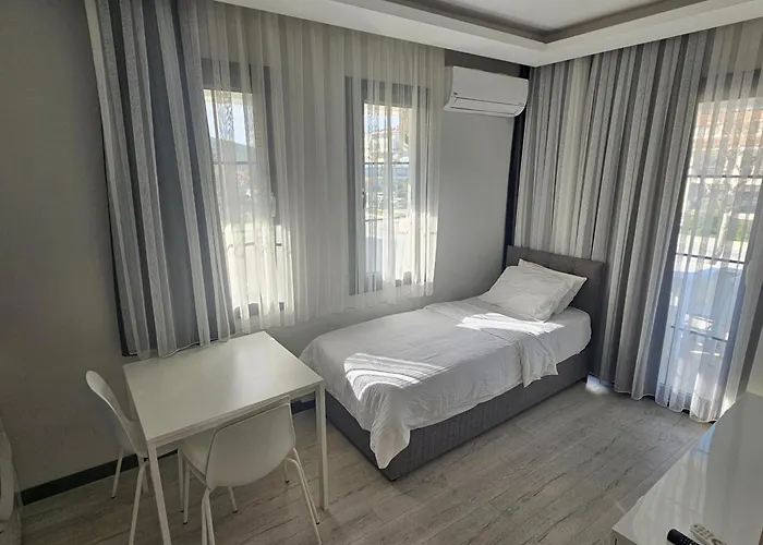 Cicek Aparthotel 3*