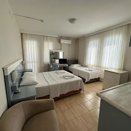 奇赛特公寓酒店 3* Çeşme