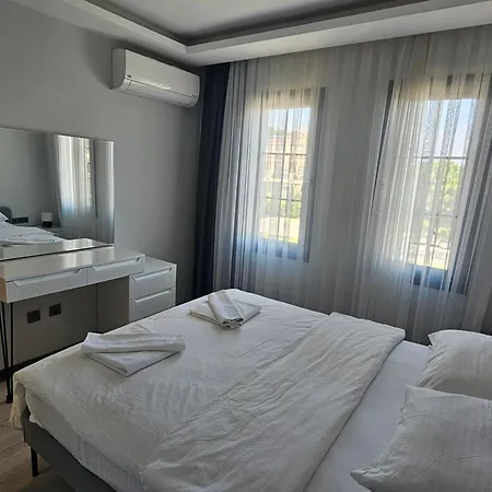 Cicek Aparthotel Çeşme