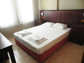 奇赛特公寓酒店 3* Çeşme